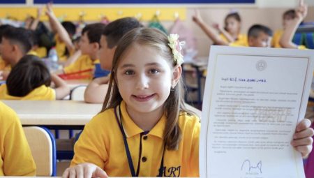 Karneler Alındı Tatil Başladı